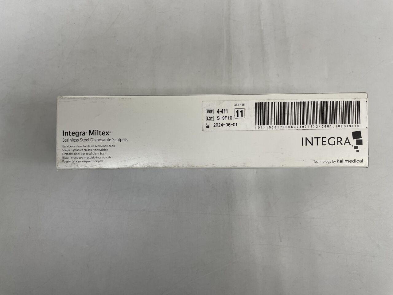 4-411 - INTEGRA - Stainless Steel Disposable Scalpels, Size 11, (BX/10) - ( Expiry Date: 2024-06-01 )