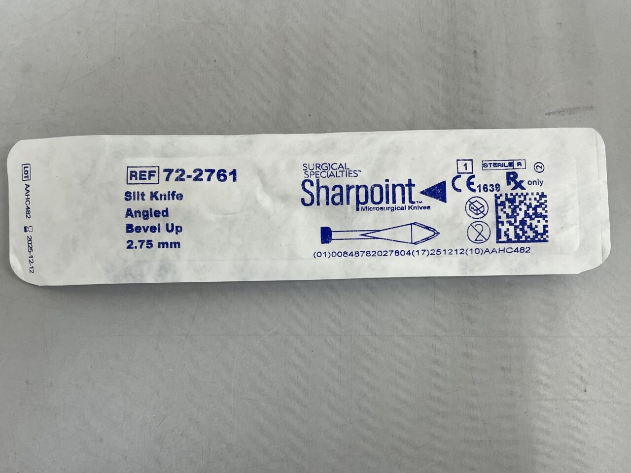 72-2761  -  SURGICAL SPECIALTIES  -  sharpoint slit knife angled, bevel up 2.75mm , (  )  -  ( Expiry Date : 2025-12-12 )