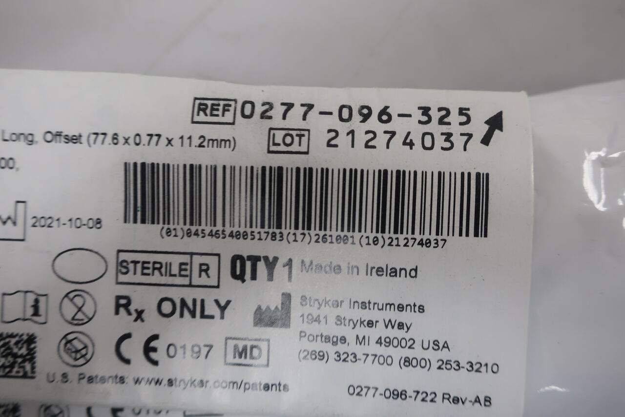 0277-096-325 - STRYKER - Reciprocating Blade, Heavy Duty, Offset, 77.6 X 0.77 X 11.2mm, () - ( Expiry Date: 2023-08-01 )