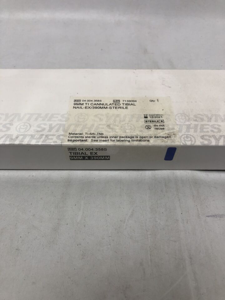 04.004.358S - SYNTHES - 9mm Titanium Cannulated Tibial Nail, 390mm, (BX/1) - ( Expiry Date: 2021-12-31 )