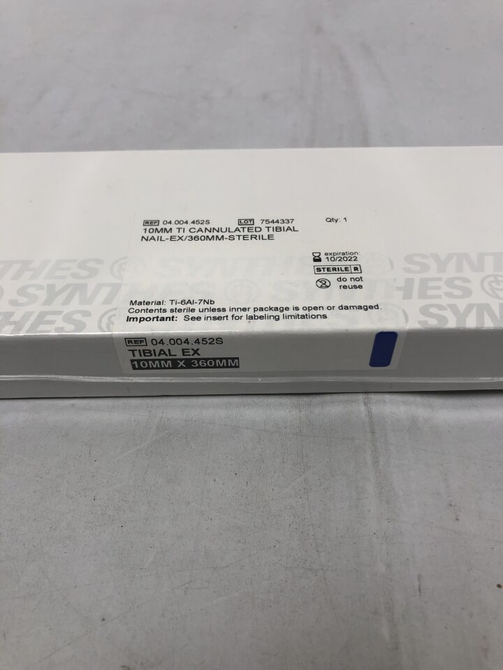 04.004.452S - SYNTHES - 10mm Titanium Cannulated Tibial Nail, 360mm, (BX/1) - ( Expiry Date: 2022-10-31 )