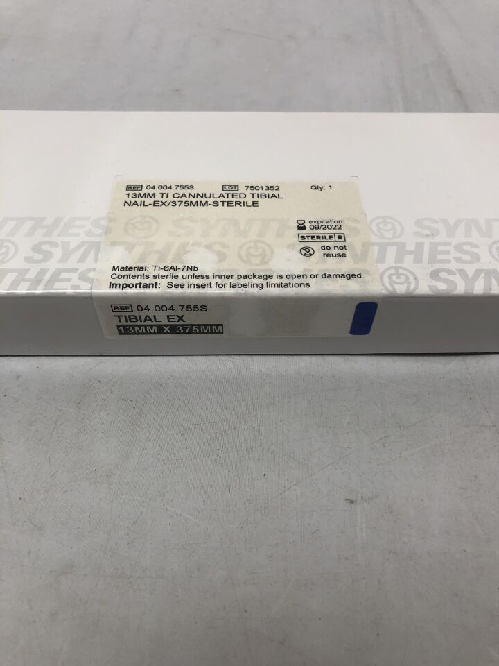 04.004.755S - SYNTHES - 13mm Titanium Cannulated Tibial Nail, 375mm, (BX/1) - ( Expiry Date: 2022-09-30 )
