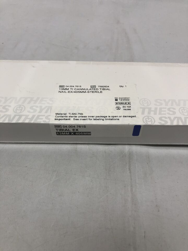 04.004.761S - SYNTHES - 13mm Titanium Cannulated Tibial Nail, 405mm, (BX/1) - ( Expiry Date: 2022-12-31 )