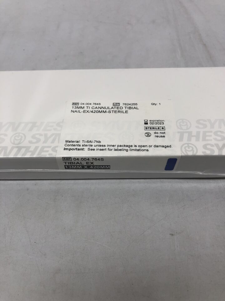 04.004.764S - SYNTHES - 13mm Titanium Cannulated Tibial Nail, 420mm, (BX/1) - ( Expiry Date: 2023-02-28 )