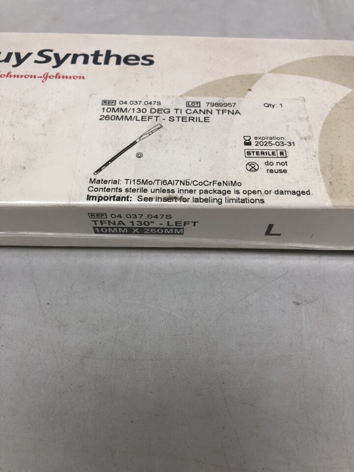 04.037.047S - SYNTHES - 130 Degrees Titanium Cannulated TFNA, 10mm X 260mm, Left, (BX/1) - ( Expiry Date: 2025-03-31 )
