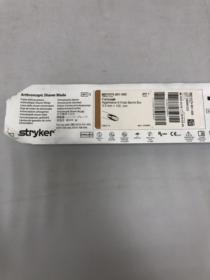 0375-951-000 - STRYKER - Formula Aggressive 6-Flute Barrel Bur Arthroscopic Shaver Blade, 5.5mm X 125mm, () - ( Expiry Date: 2024-03-03 )