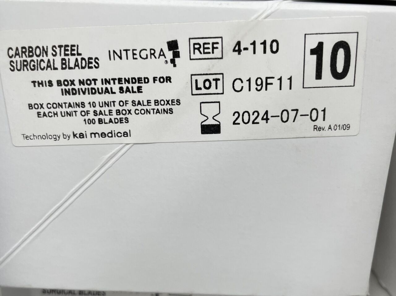 4-110 - INTEGRA - Carbon Steel Surgical Blades, Size 10, (BX/100) - ( Expiry Date: 2024-07-01 )
