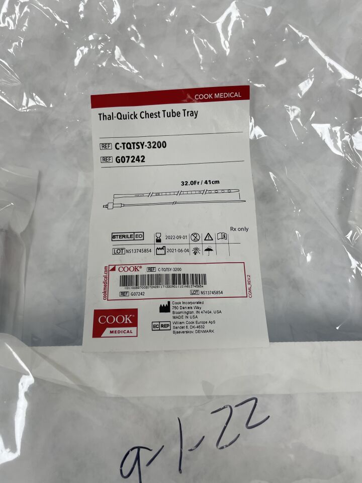 G07242 - COOK - Thal-Quick Chest Tube Tray 32F x 41cm, (EA) - ( Expiry Date: 2022-09-01 )