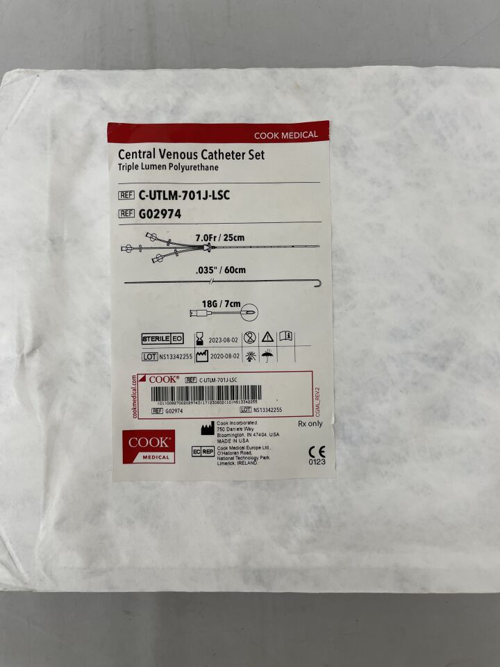 G02974 - COOK - Central Venous Catheter Tray, Standard Set, Polyurethane, Triple Lumen, 7 Fr, 25 cm, (EA) - ( Expiry Date: 2023-08-02 )