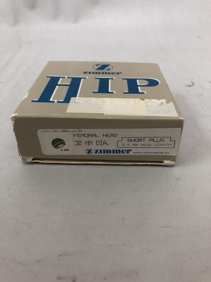 9026-32-35 - ZIMMER - Cabeza femoral, diámetro 32 mm, Short plus, longitud de cuello 3,5 mm, ( BX ) - ( Fecha de caducidad : 2099-01-01 )