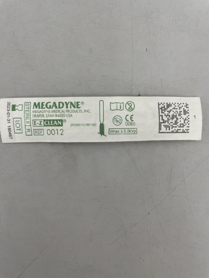 12 - ETHICON - megadyne e-z clean blade electrode, 2.5in, (EA) - ( Expiry Date: 2023-01-31 )