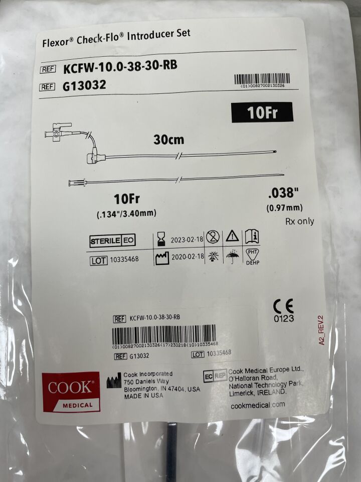 G13032 - COOK - Flexor Introducer w/Large Check-Flo Valve 10F x 30cm, 0.038", (EA) - ( Expiry Date: 2023-02-18 )
