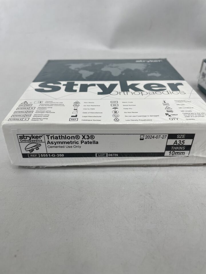 5551-G-350 - STRYKER - Triathlon X3 Asymmetric Patella, Size A35, (BX/1) - ( Expiry Date: 2024-07-27 )