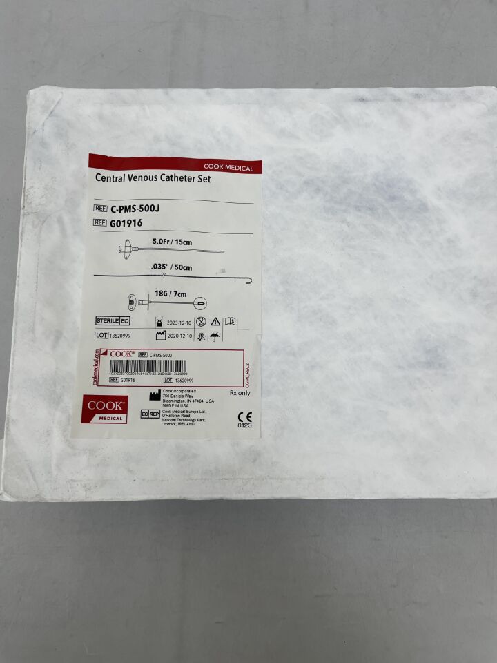 G01916 - COOK - CVC Set, Single Lumen 5F x 15cm, () - ( Expiry Date: 2023-12-10 )