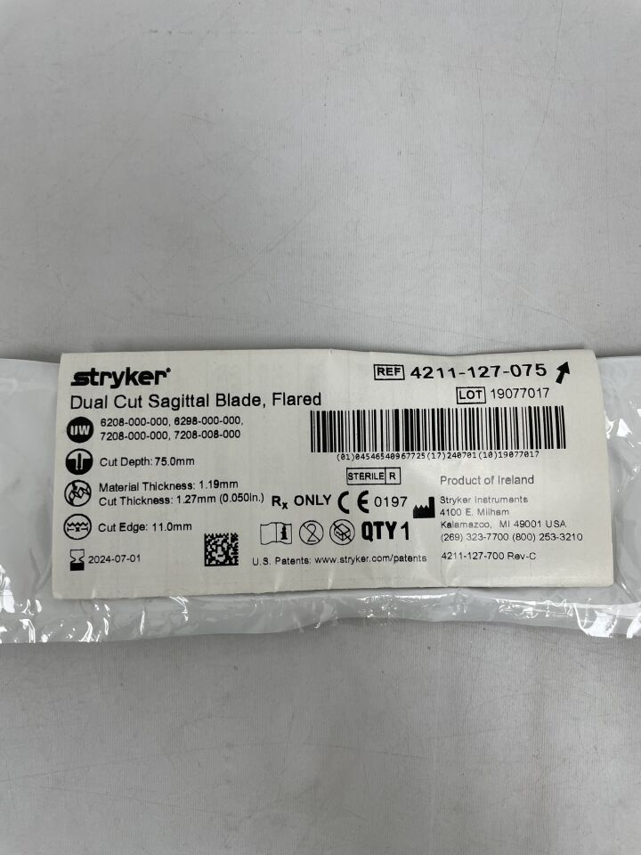 4211-127-075 - STRYKER - Dual-Cut Sagittal Blade 11mm x 75mm x 1.27mm, (EA) - ( Expiry Date: 2024-07-01 )