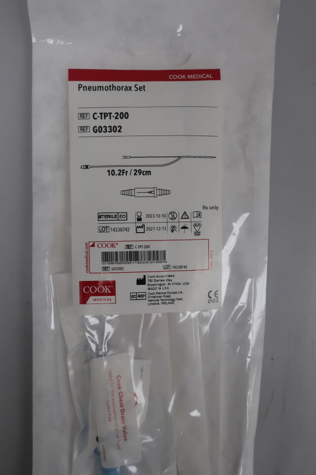 G03302 - COOK - Standard Pneumothorax Set, 29 cm Catheter Length, () - ( Expiry Date: 2023-11-12 )