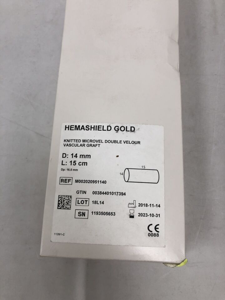 M002020951140 - MAQUET - HemaShield Gold Knitted Microvel Double Velour Vascular Graft, 14mm X 15cm length, (BX/1) - ( Expiry Date: 2023-10-31 )