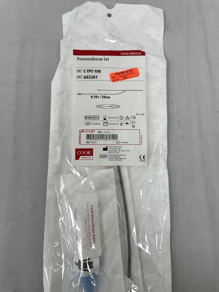 G03301 - COOK - Pneumothorax Set w/Chest Drain Valve, Trocar Placement, 9F x 29cm, () - ( Expiry Date: 2024-06-02 )