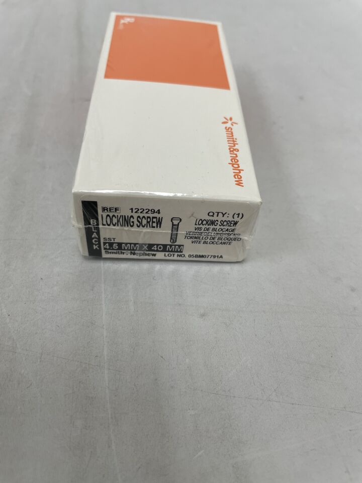 122294 - SMITH & NEPHEW - Locking Screw, 4.5 x 40mm, (BX/1) - ( Expiry Date: 2015-02-01 )