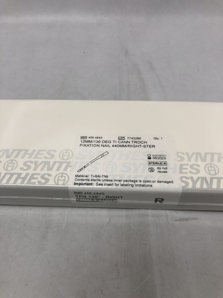 456.484S - SYNTHES - Titanium Alloy Right Cannulated Trochanteric Fixation Nail, 12 x 440mm , (BX/1) - ( Expiry Date: 2022-08-31 )