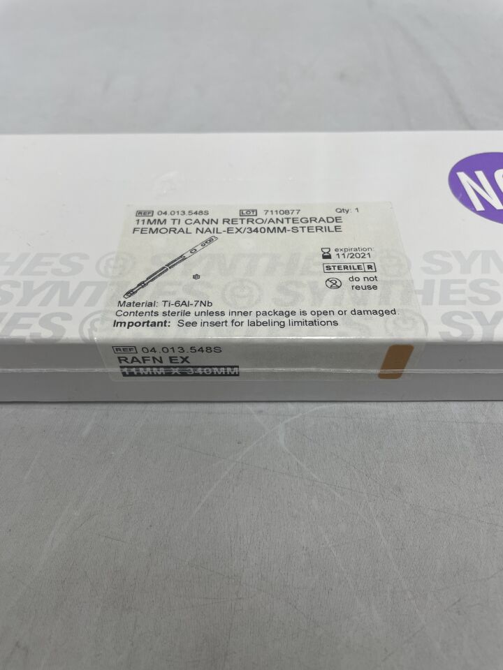 04.013.548S - SYNTHES - Cannulated Expert Retro/Antegrade Femoral Nail, Green, 11 x 340mm, (BX/1) - ( Expiry Date: 2021-11-01 )