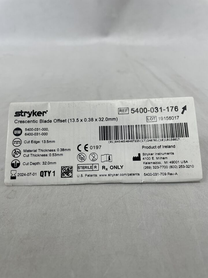 5400-031-176 - STRYKER - OffSet Crescentic Blade, 0.51 mm Thickness, 13.5 mm Cut Edge, () - ( Expiry Date: 2024-07-01 )