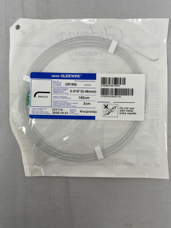 GR1806 - TERUMO - RADIFOCUS GLIDEWIRE ADVANTAGE 導絲，0.018 英吋彎頭，180 公分長，3 公分柔性尖端，（EA）-（有效期至：2025-10-31）