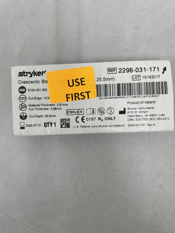 2296-031-171 - STRYKER - Crescentic Blade Offset 13.5mm x 25.5mm x 0.51mm, (EA) - ( Expiry Date: 2024-07-01 )