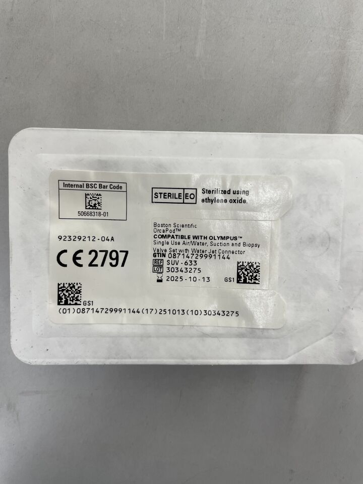 SUV-633 - BOSTON SCIENTIFIC - OrcaPod, conjunto de válvula de aire/agua, succión y biopsia con conector de chorro de agua (unidad) - (Fecha de caducidad: 13/10/2025)