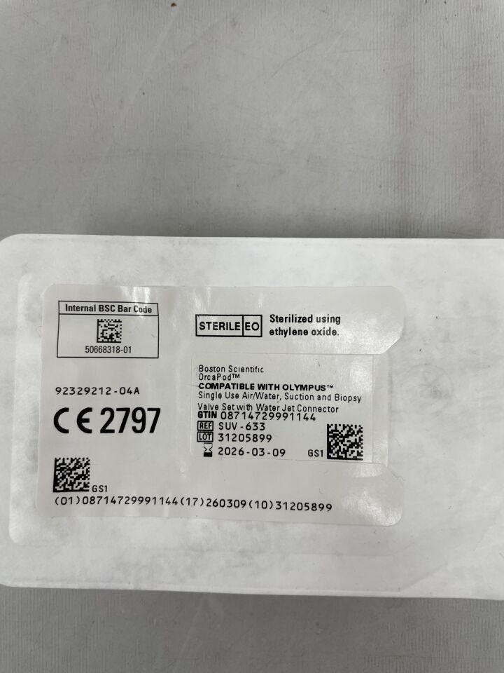 SUV-633 - BOSTON SCIENTIFIC - OrcaPod, conjunto de válvula de aire/agua, succión y biopsia con conector de chorro de agua (unidad) - (Fecha de vencimiento: 09/03/2026)