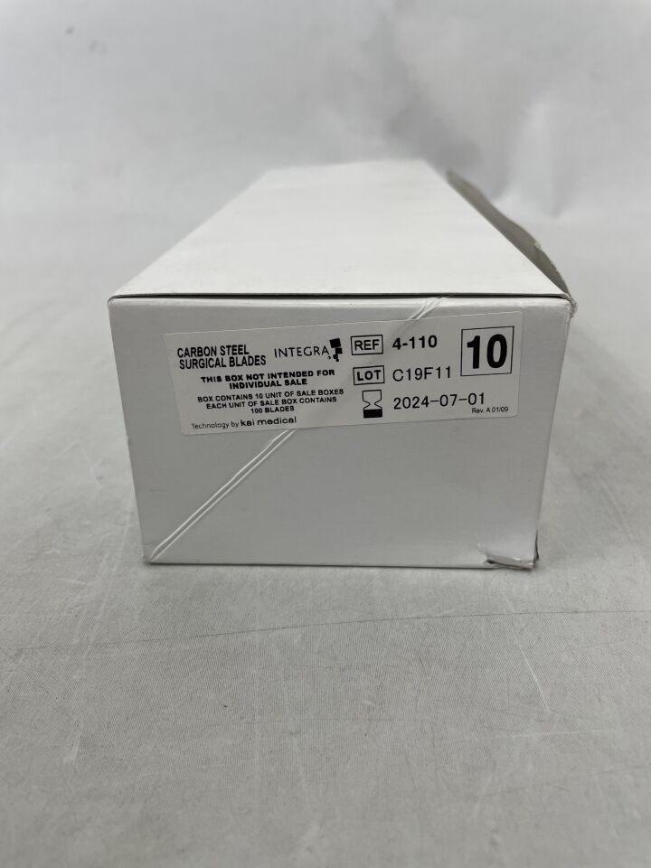 4-110 - INTEGRA - Carbon Steel Surgical Blades, Size 10, (BX/100) - ( Expiry Date: 2024-07-01 )
