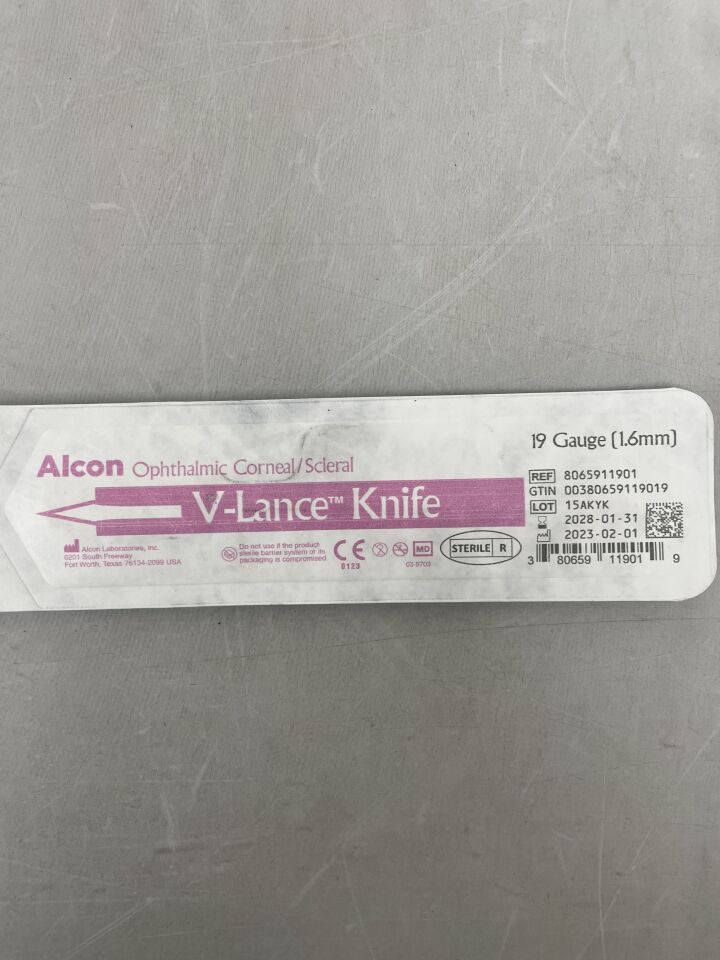 8065911901 - ALCON - Ophthalmic Corneal/Scleral V-Lance Knife, 19G Size, with MVR Blade, (EA) - ( Expiry Date: 2028-01-31 )