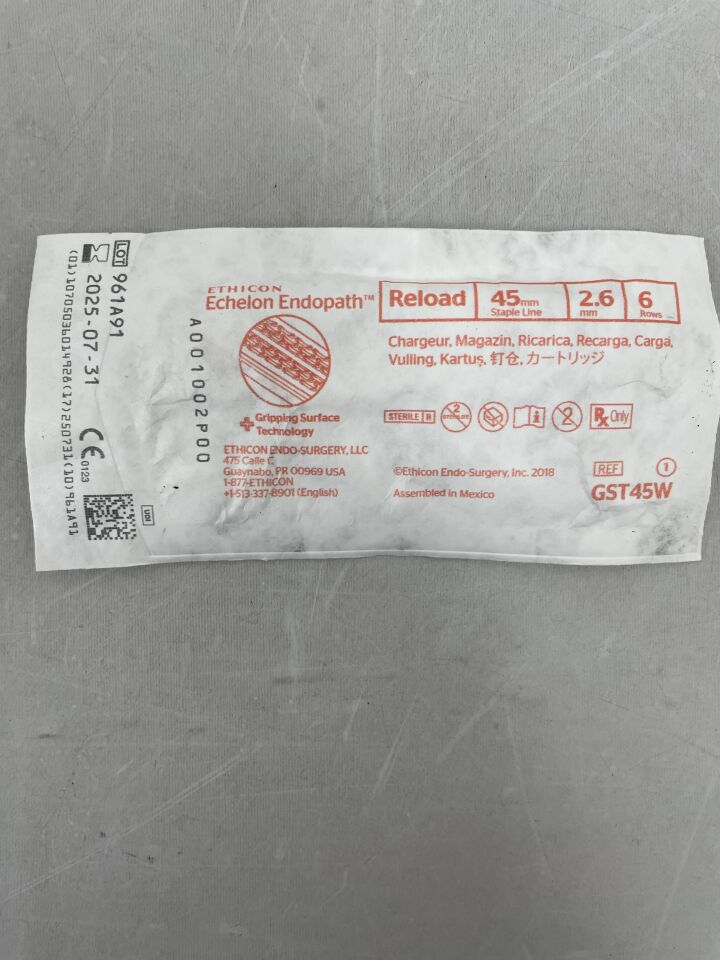 GST45W - ETHICON - Echelon Endopath 吻合器替換裝，帶抓握表面技術，白色，2.6 毫米展開 x 1 毫米閉合高度，（EA）-（有效期至：2025-07-31）
