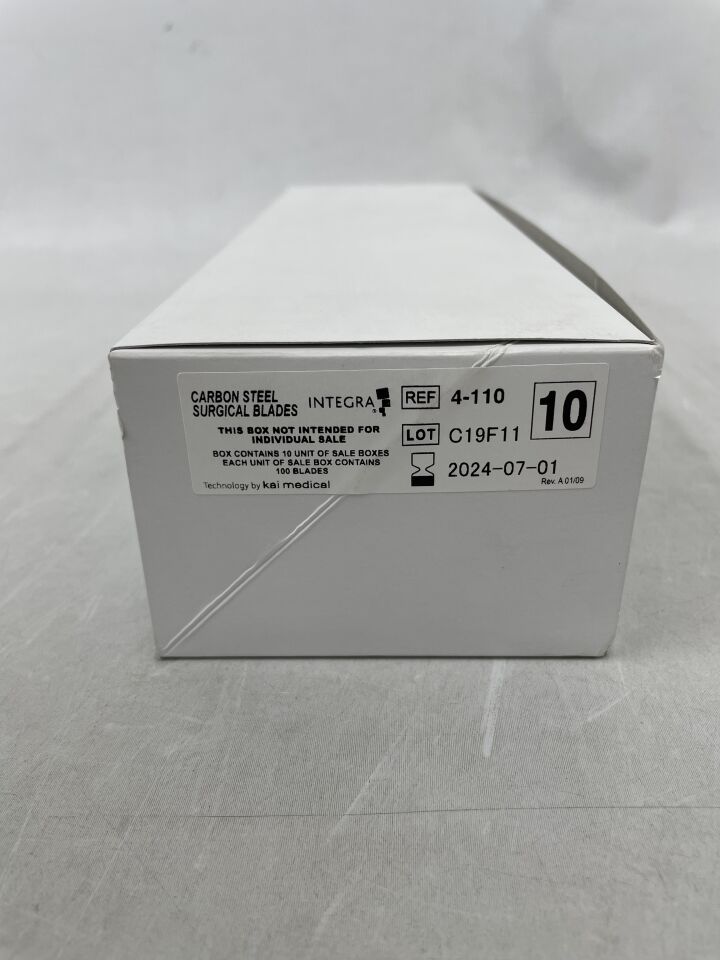 4-110 - INTEGRA - Carbon Steel Surgical Blades, Size 10, (BX/100) - ( Expiry Date: 2024-07-01 )