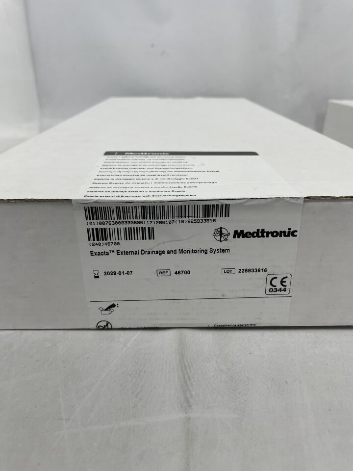 46700  -  MEDTRONIC  -  Exacta Drainage System w/Baxter Interlink Needleless Injection Sites & 50ml Drip Chamber , ( BX/1 )  -  ( Expiry Date : 2028-01-07 )