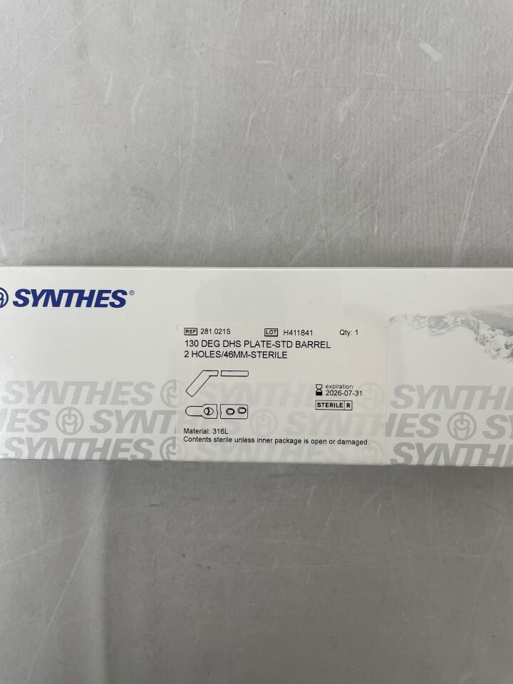 281.021S - SYNTHES - 130 Degree DHS Plate-STD Barrel, 2 holes, 46mm, (BX/1) - ( Expiry Date: 2026-07-31 )