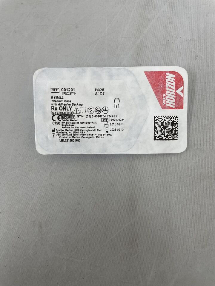 1201 - TELEFLEX - Clips de ligadura de titanio Weck Horizon, tamaño pequeño-ancho, 6 clips (unidad) - (Fecha de caducidad: 10/08/2025)