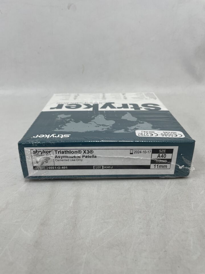5551-G-401 - STRYKER - Triathlon X3 Asymmetric Patella A40 11mm, (BX/1) - ( Expiry Date: 2024-10-17 )