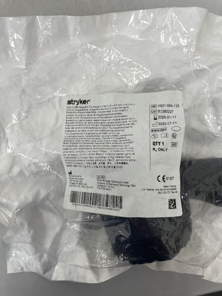 5921-044-135 - STRYKER - Color Cuff Tourniquet, 44 x 4 in., Navy Blue, Single Bladder, Single Port, (EA) - ( Expiry Date: 2025-01-11 )