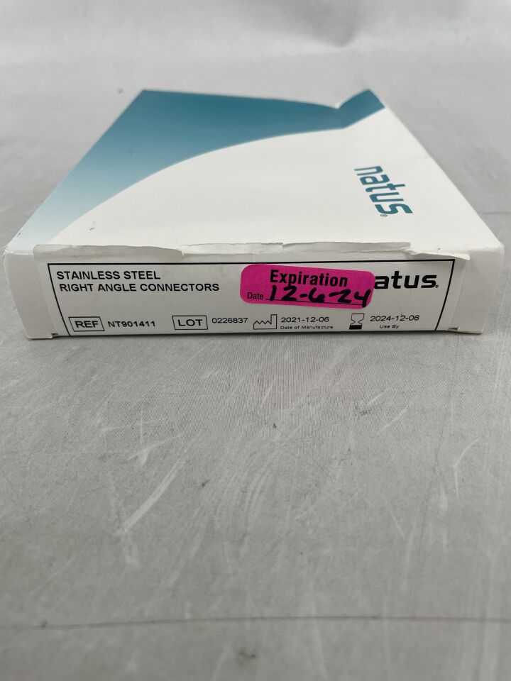 NT901411 - NATUS - STAINLESS STEEL RIGHT ANGLE CONNECTOR, 1.8mm OD x 1.2mm ID, (BX/5) - ( Expiry Date: 2024-12-06 )