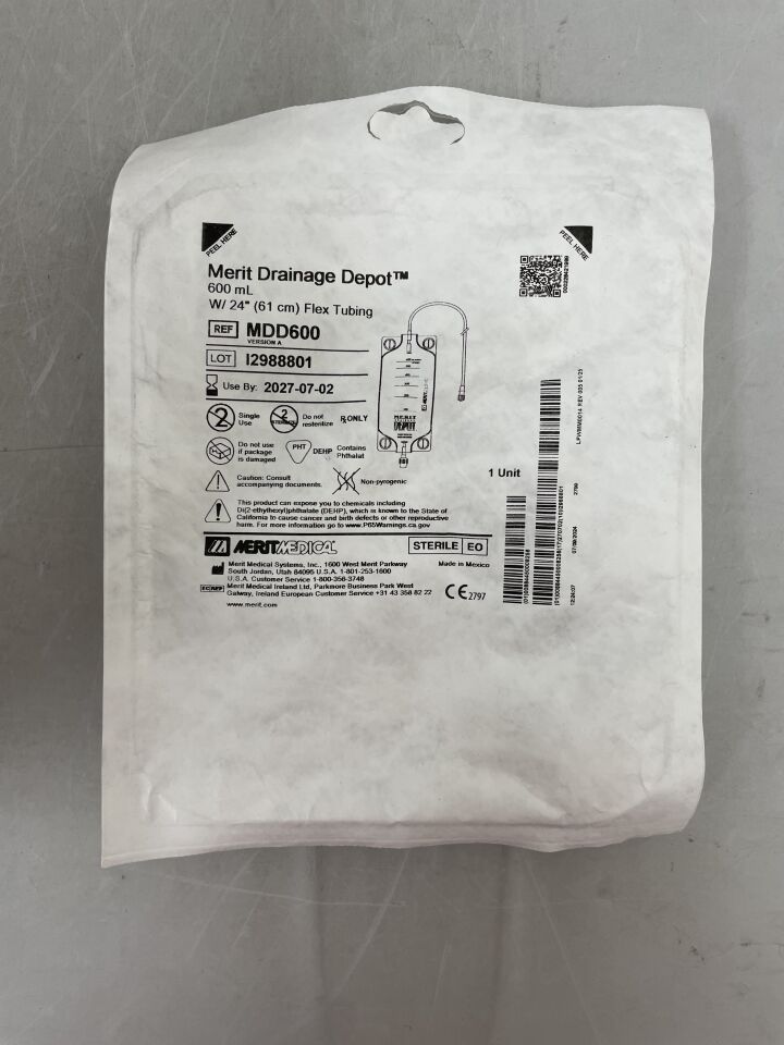 MDD600 - MERIT MEDICAL - Depósito de drenaje de 600 ml con tubo flexible de 24", (unidad) - (Fecha de vencimiento: 02/07/2027)