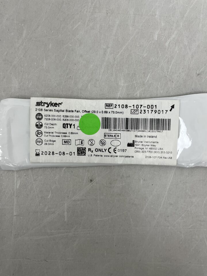 2108-107-001  -  STRYKER  -  Sagittal Blade Fan, Offset 29mm x 73mm x 0.89mm , ( EA )  -  ( Expiry Date : 2028-08-01 )