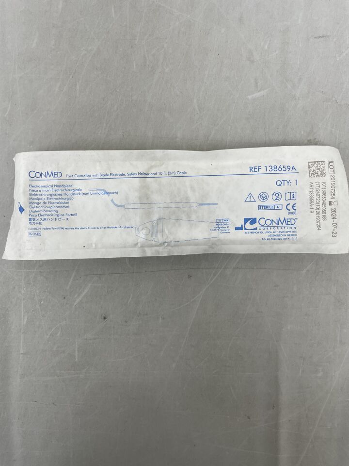 138659A - CONMED - Goldline Electrosurgical Pencil, Foot Control, Blade Electrode, Holster, 10â€™ Cable, (EA) - ( Expiry Date: 2024-07-23 )