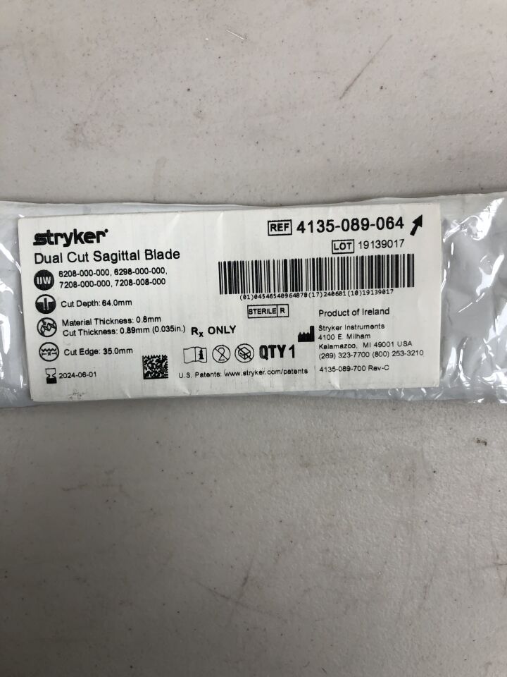 4135-089-064 - STRYKER - Dual-Cut Sagittal Blade, 35mm x 64mm x 0.89mm, (EA) - ( Expiry Date: 2024-06-01 )