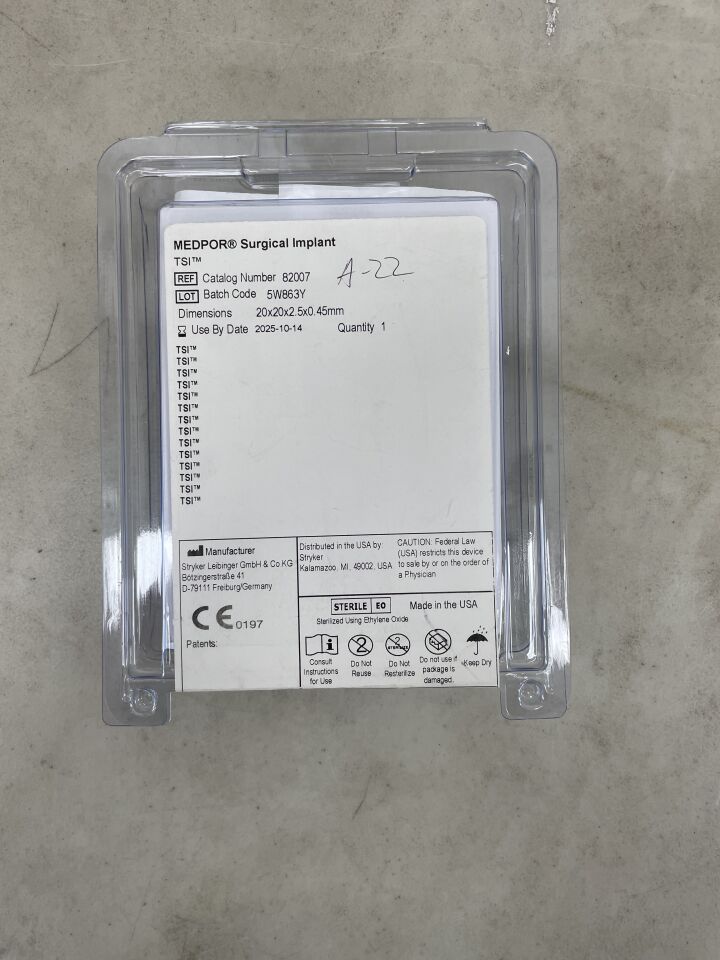 82007  -  STRYKER  -  Medpor Surgical Implant TSI 20mm x 20mm
 , (  )  -  ( Expiry Date : 2025-10-14 )