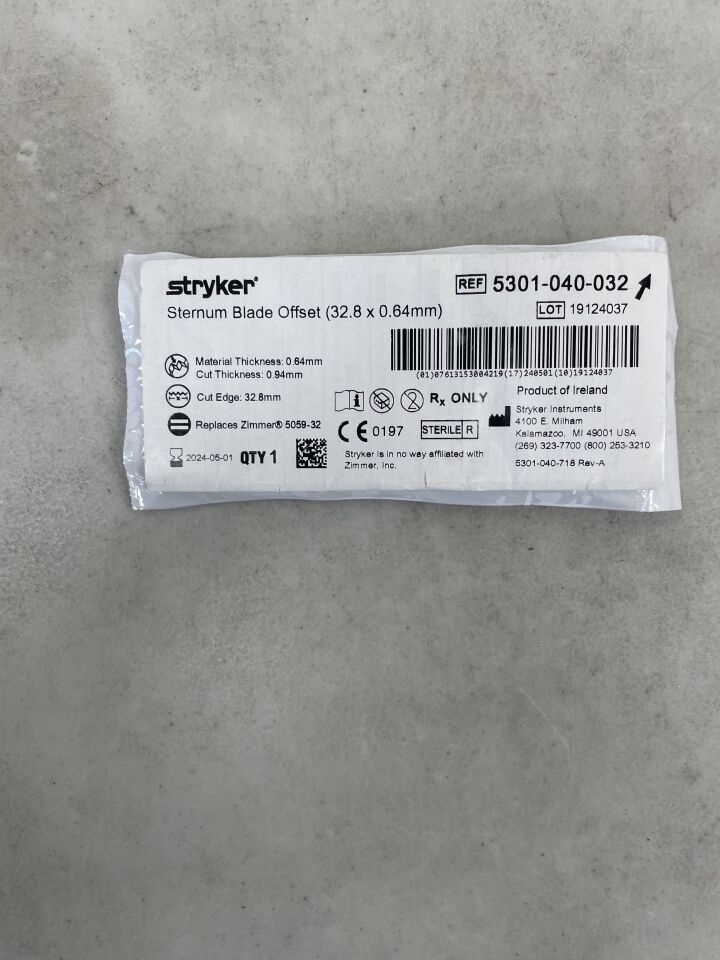 5301-040-032 - STRYKER - Heavy Duty Sternum Blade 10mm x 35mm x 0.64mm, (EA) - ( Expiry Date: 2024-05-01 )