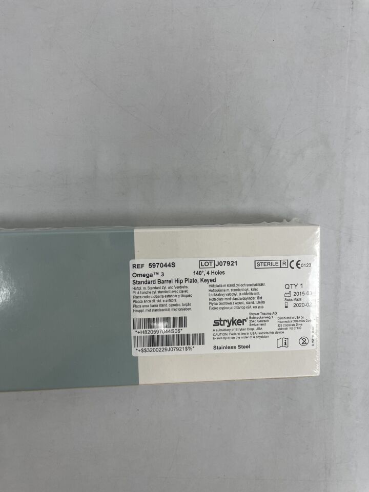 597044S - STRYKER - Omega3 Keyed Hip Plate, Standard Barrel,  140°, 4 Holes, 79mm, (BX/1) - ( Expiry Date: 2022-10-31 )