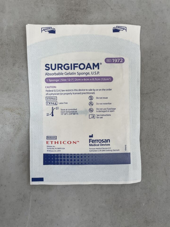 1972 - ETHICON - Surgifoam, Absorbable Gelatin Sponge, size 12-7, 2cm x 6cm x 0.7cm, (EA) - ( Expiry Date: 2025-08-04 )