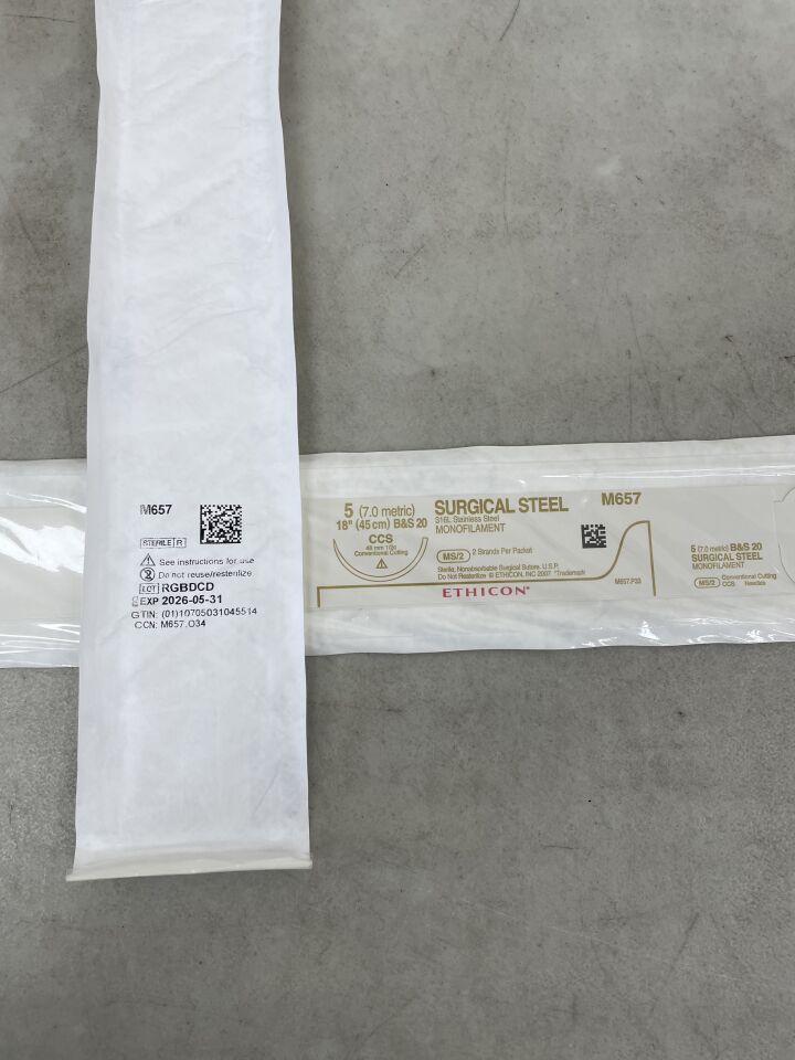 M657G - ETHICON - 外科不鏽鋼縫合線，常規切割 - 胸骨，不可吸收，CCS 48mm ½ 圓，單絲 B &amp; S 20 2-18" = 45cm，規格：5，（EA）-（有效期至：2026-05-31）