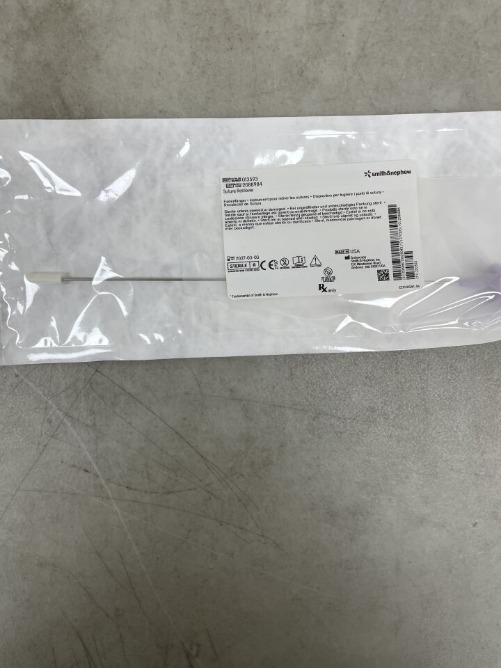 13593  -  SMITH & NEPHEW  -  Suture Retriever , ( EA )  -  ( Expiry Date : 2027-03-03 )